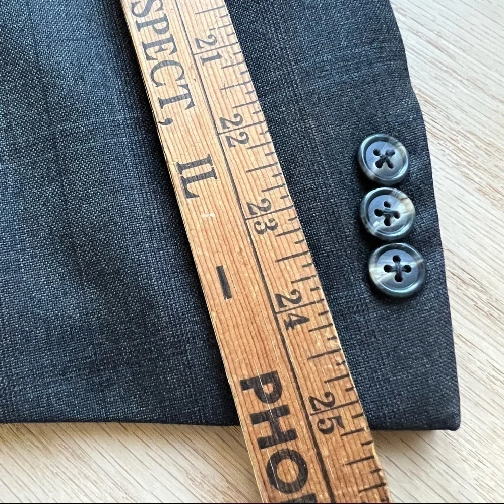 Burberry 100% Pure Wool Men’s Suit Blazer